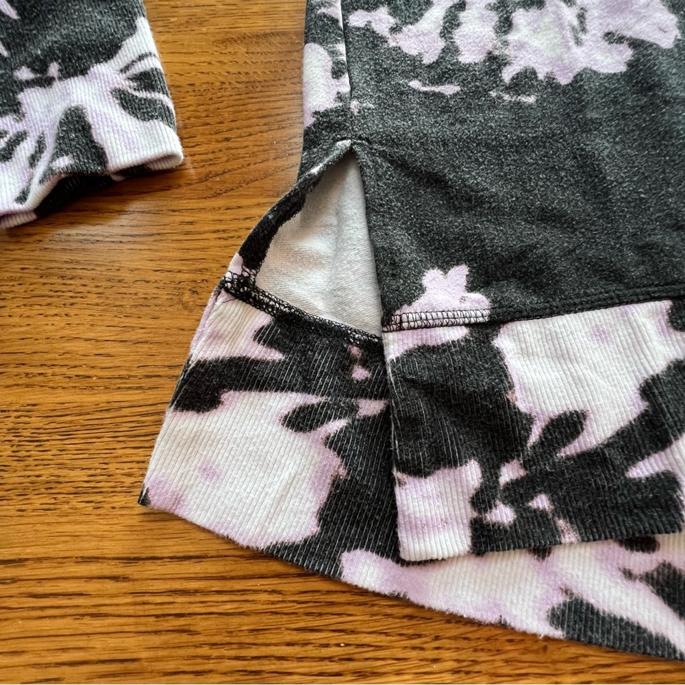 ⭐️ Athleta Balance Printed Pullover Willow Elfin Purple Tie Dye Size MEDIUM - Picture 8 of 13
